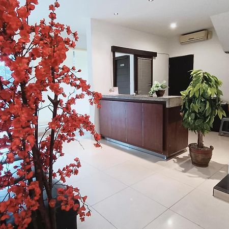 VI Hotel Бандунг Екстериор снимка