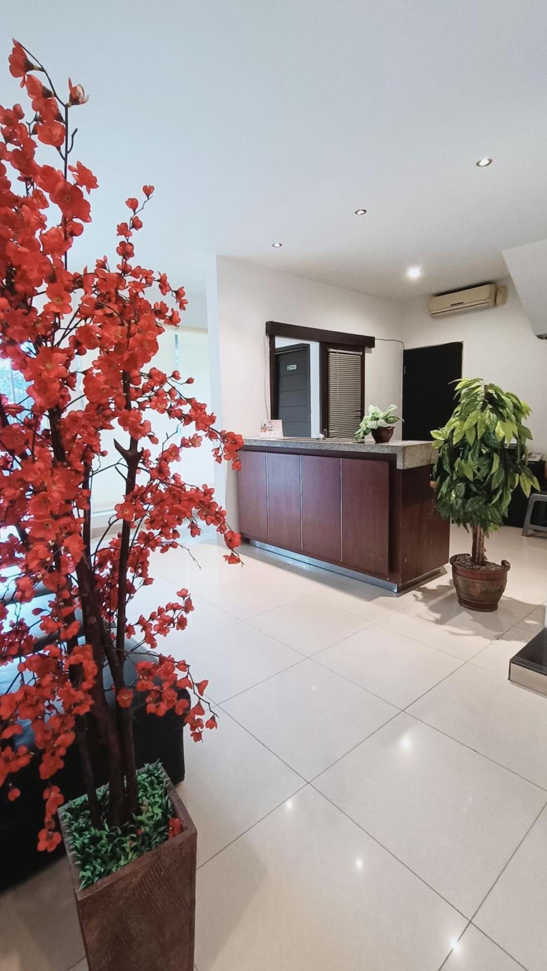 VI Hotel Бандунг Екстериор снимка